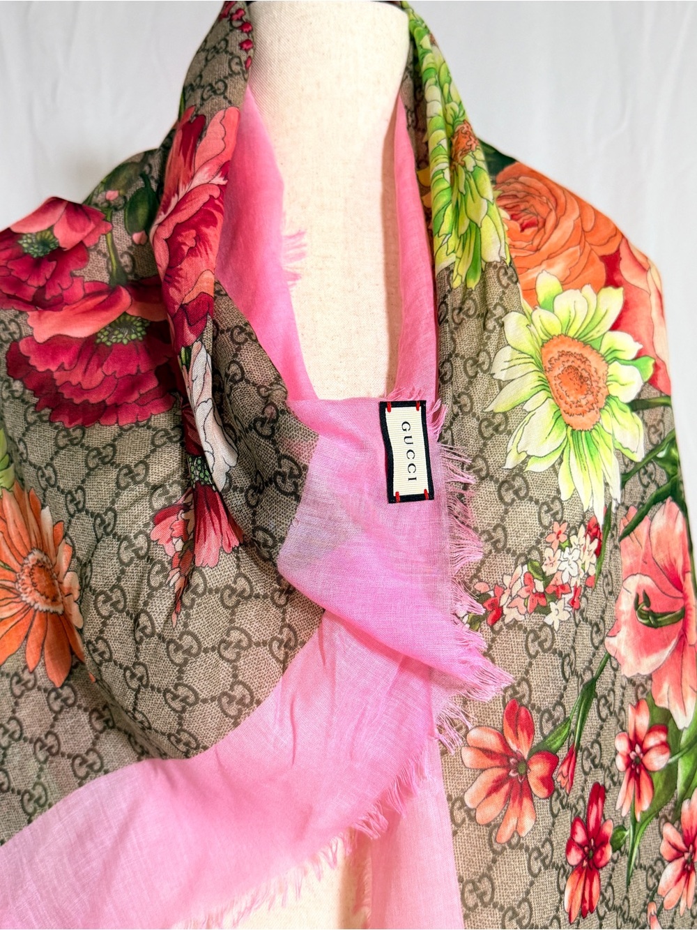 Authentic Gucci Blooms Pink Floral GG Canvas Silk-Blend large Wrap - Picture 2 of 8